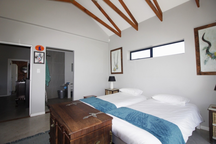 4 Bedroom Property for Sale in Paradise Beach Eastern Cape